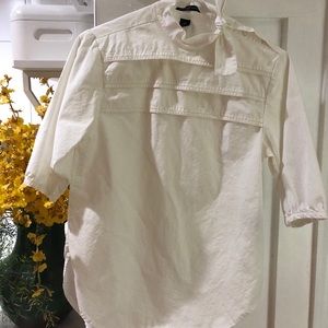 White Gap blouse, short-sleeved
